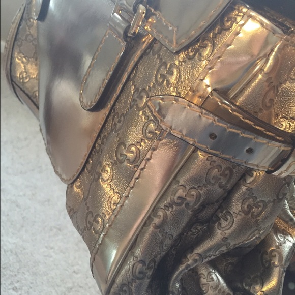 Authentic Gucci gold Queen tote. - Picture 2 of 4